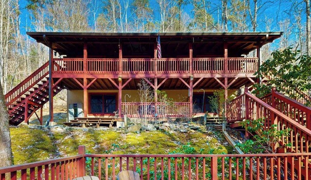 Dog-friendly Log Cabin w/Private Deck, Firepit, Foosball
