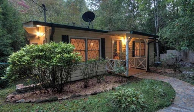 Dogwood Creekside Stay