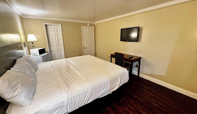 Downbeach Inn