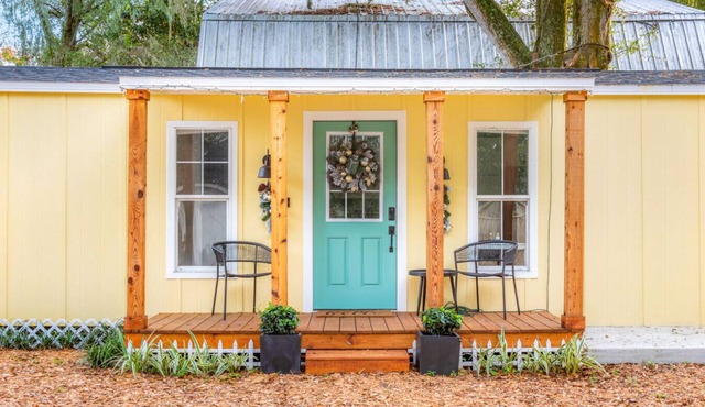 Downtown Bungalow *Newly Listed*