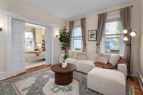 Downtown Princeton Haven 1BR Fast WiFi