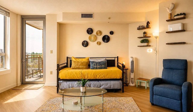 Downtown Silver Spring 2BR LuxePad, Walk to DC Metro, Gym