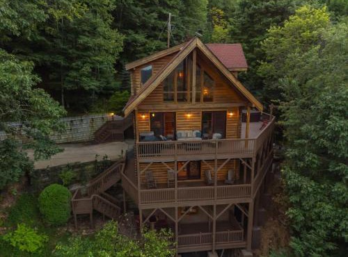 Dreamy Mountain Getaway~Hot Tub~Old Oak Lodge