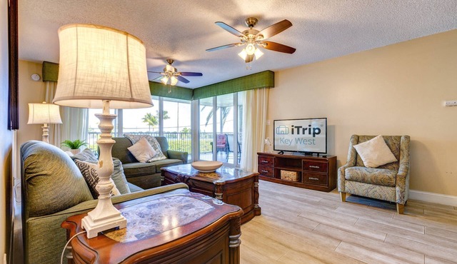 Duck Key Getaway: Charming 3BR Condo with Water Views, Steps from Angler & Ale, Near Marathon
