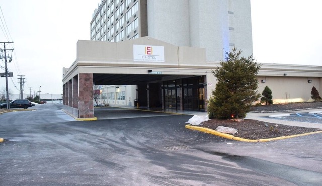 E Hotel Banquet & Conference Center