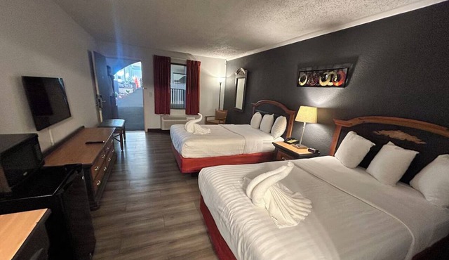 Easy Interstate Stop | Convenient Stay Near Mattoon Attractions | 4 Units in Coles County