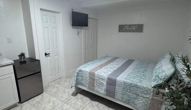 Elegant Tampa Getaway | Minutes from Airport