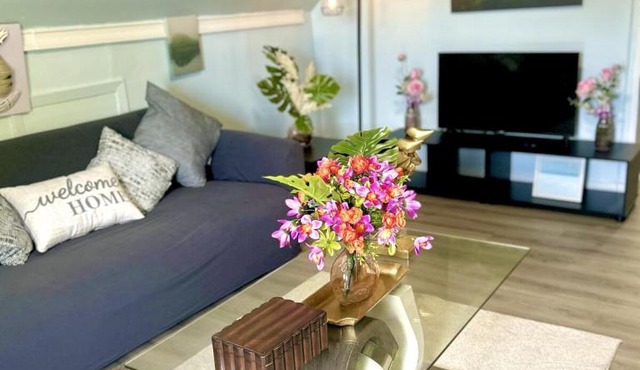 Elizabeth 2BR Kitchenette Minutes from Airport