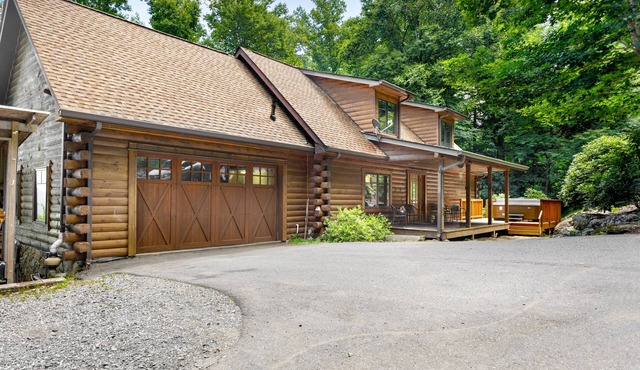 Elk Mountain Lodge: An AVL Mountain Escape w/Hot Tub, Fireplace, Hi-Speed Wifi