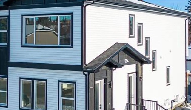 Emerald Suite with 2 beds - 10 mins to Downtown Calgary in Calgary