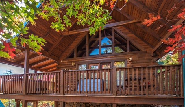 Enchanted View Lodge 3 Bedroom Cabin by RedAwning