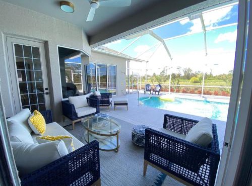 Endless Summer Villa 3BR 2BA Heated Pool & Canal