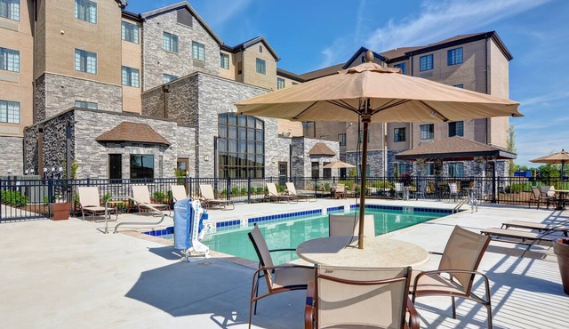 Equipped Queen Studio | Free Breakfast, Business Center + Fitness Center Access