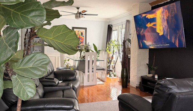 Exclusive 2nd Floor Suite: Private Kitchen, Bath & Indoor Hammock