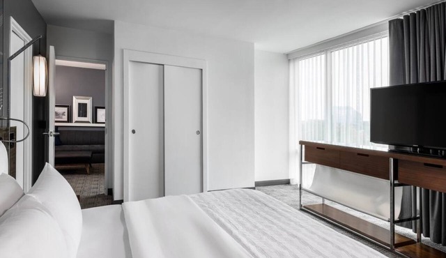 Executive King Stay | Swimming Pool | Minutes to Brook Run Park