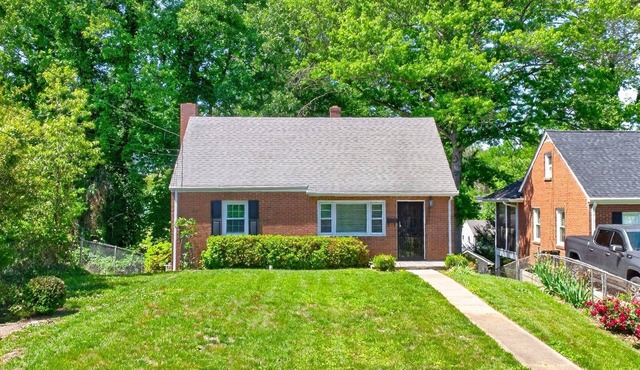 Extended stay: charming 2-bedroom cottage in lovely Charlottesville