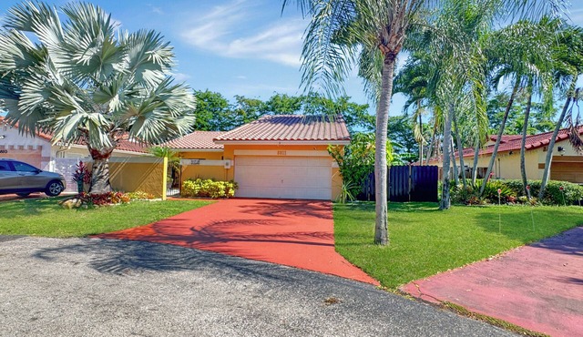 Fabulous 3-bedroom with in-ground pool located in the middle of EVERYTHING Miami