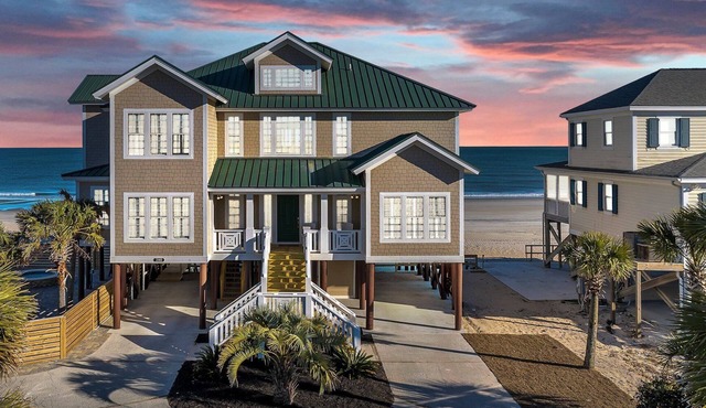 Fall availability! Gated community, oceanfront, pool, spa, firepit, elevator!