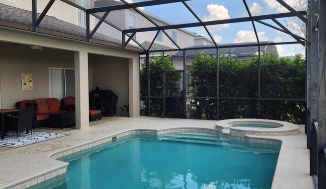 Family Retreat in Quiet Gated Community. South facing pool