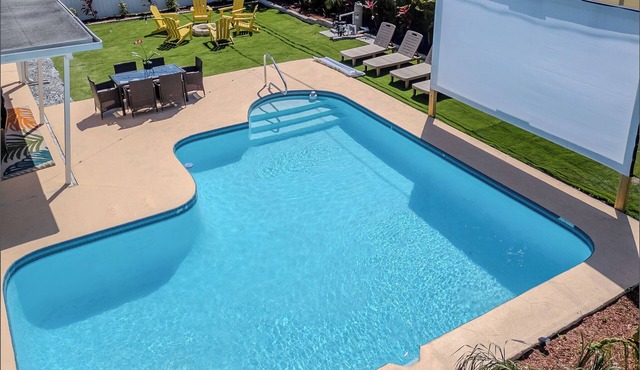 FamilyParadise.Pool+Projector.Sleeps22.10minutes2BeachStrip