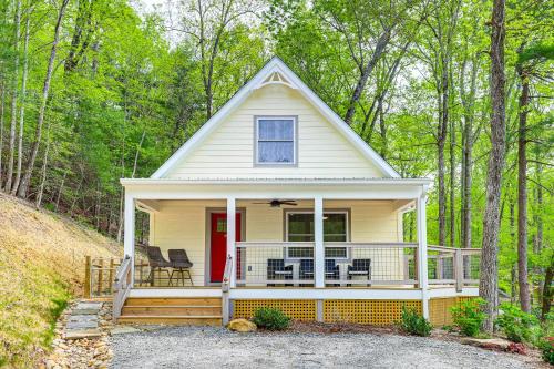 Farm On-Site: Mtn-View Cottage in Hendersonville!