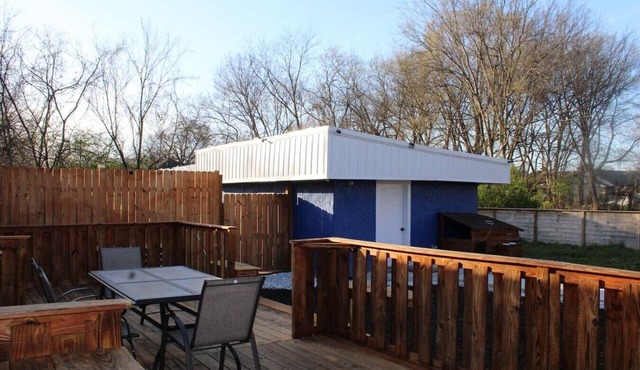 Fascinating 2 bed get away exterior TV and BBQ