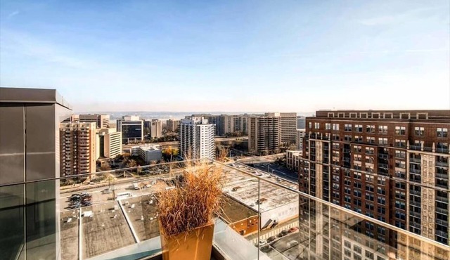 Fast Downtown DC Access! 2BR nr Pentagon Row | Grill, Spa & Pool