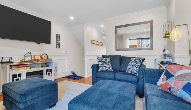 Fast Wi-Fi | Coffee Bar | Linens & Towel | Parking - Holiday Home