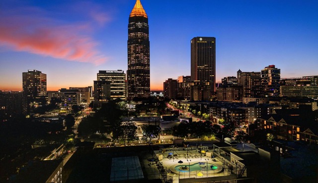 FIFA 26 Modern 1BR Midtown Pool Gym Parking