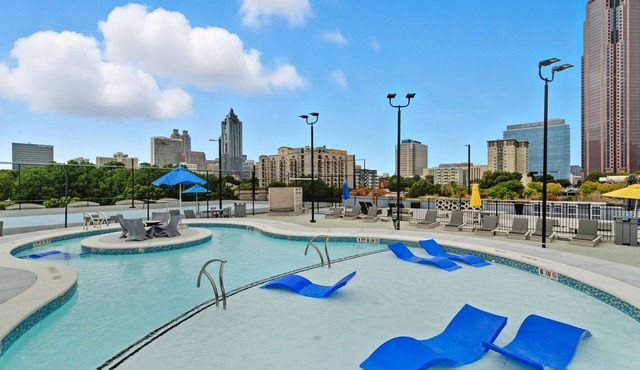 FIFA 26 Stylish Midtown 1BR Retreat with Pool and Gym