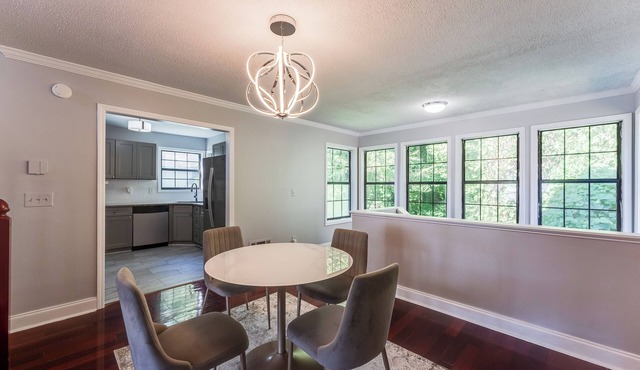 MAJOR INTERNATIONAL SPORTING EVENT FRIENDLY VACATION HOME. GREAT FOR LARGE GROUPS
