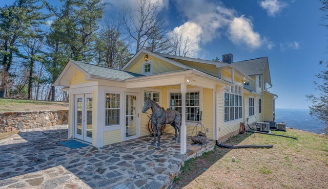 Fin and Fig Farmhouse | Pet-Friendly, Mountaintop Farmhouse | Scenic Views and Hot Tub