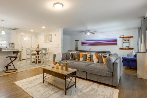Fire Pit & Deck: Home 7 Mi to Mercedes-Benz!