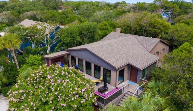 Folly Vacation 620 Three Bedroom Home, one block to the beach and pet friendly
