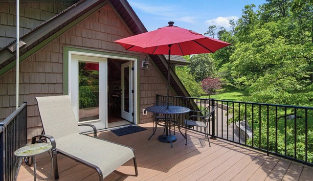 Forest Bliss-Creekside Sanctuary-Near Smokies