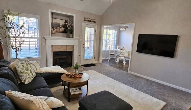 Fort Eisenhower TDY Rental, 3BR, 2 Bath, 2-car garage - just 5 min. to Gate 3.