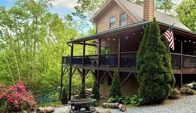 Fox Lake Cabin Retreat! Pet Friendly w/Hot Tub, Games, Fire Pit, Hiking + more!
