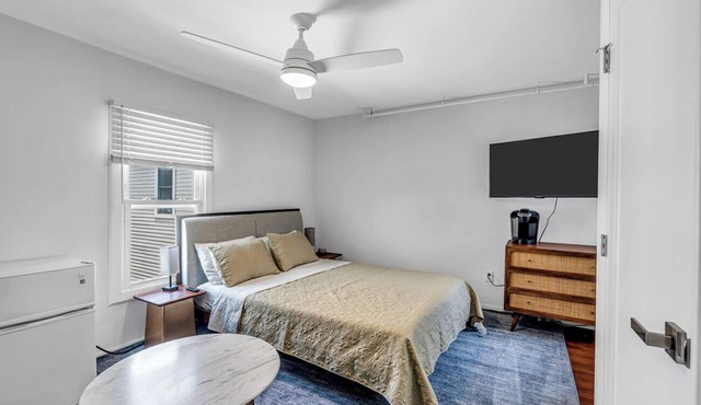 Fully Renovated Blocks to Beach & Main Ave | Sleeps 6 | Near Asbury