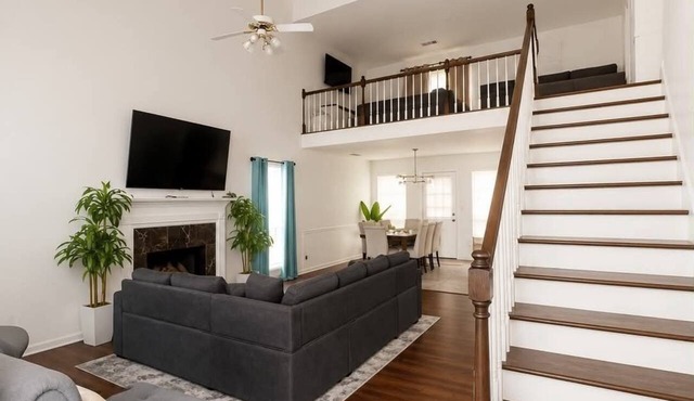 Furnished 3BR Home for 30+ Day Stays Travel Nurse & Air Crew Friendly with WiFi