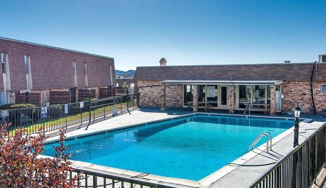 Furnished and fully equipped spceous 2 bedrooms Condo in Nashville, TN