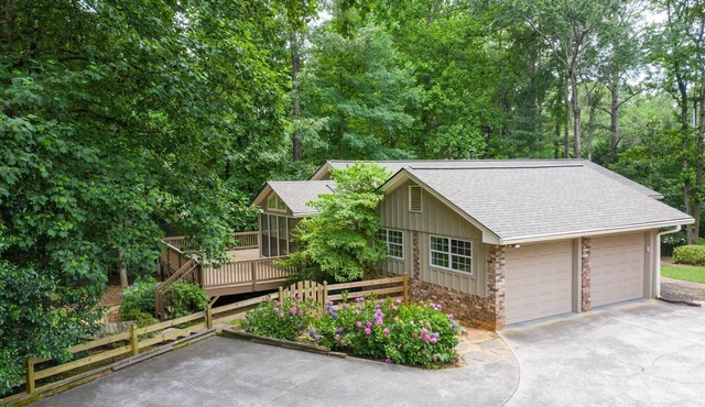 Garden Oasis In the heart of the north Atlanta Suburbs