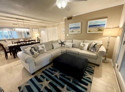 Glorious Cottage with Fireplace in Myrtle Beach, South Carolina