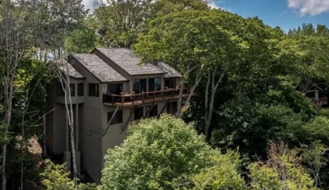Golf Club Member - Close to Ski -Mountain Views-Huge Deck