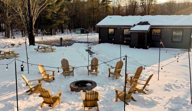 Gorgeous Cabin with Deck, Fire Pit and Forest Views in NY