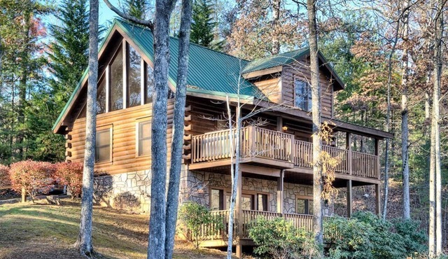 Gorgeous Five Star Cabin - Views for Days!!