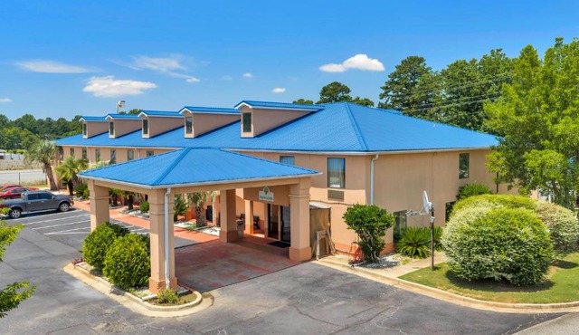 Gray Inn & Suites