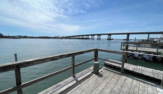 Great Striper Fishing! Bay Front Cottage Enjoy your Private Dock.