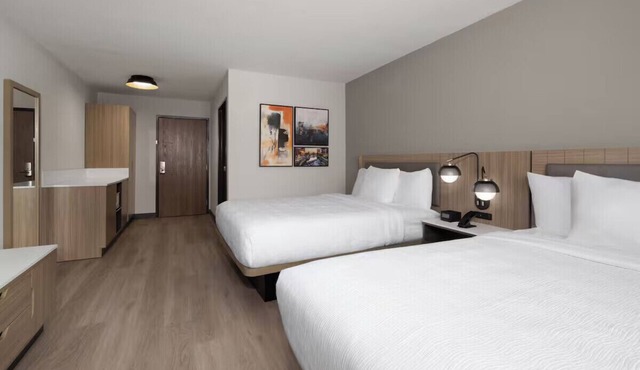 Greenville Queen Room w/Free Breakfast + Gym