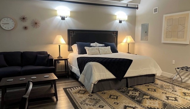 Ground floor studio apartment rich with amenities! in Spokane