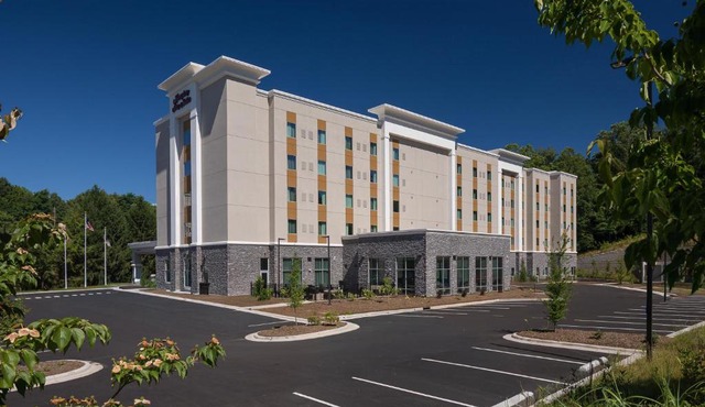 Hampton Inn & Suites-Asheville Biltmore Village, NC